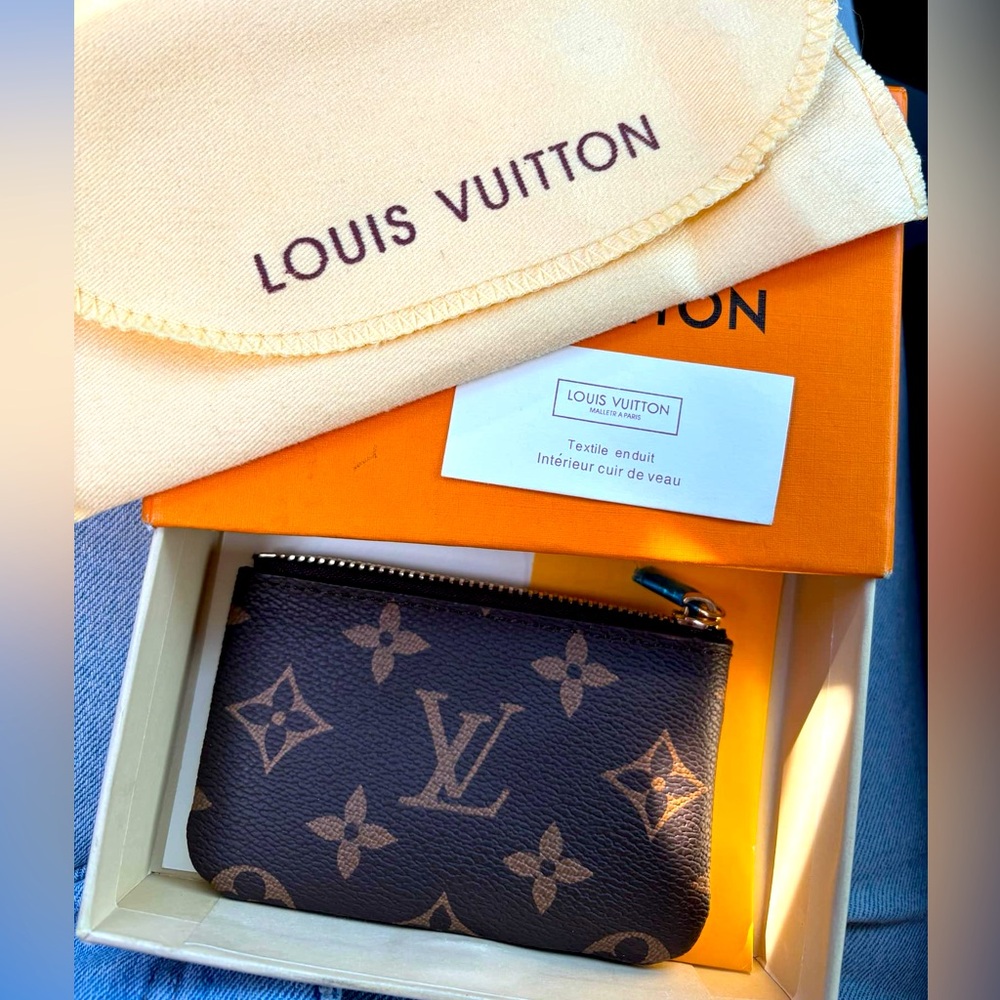 Louis Vuitton LV Monogram Key Cles Card Holder
